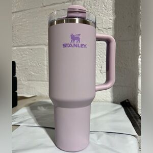 Stanley Quencher 40oz
H2.0 FlowState Stainless Steel Vacuum Insulated
Tumbler